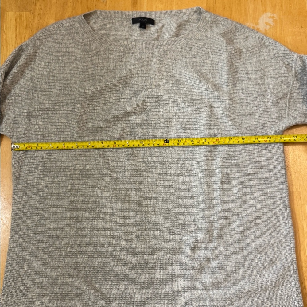 J.Crew Light Gray Knit Sweater Women’s - Scoop Neck Cozy Minimalist Fall Sweater - Picture 4 of 6